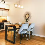 Komfortowy Z Balkonem I Parkingiem Apartamento *