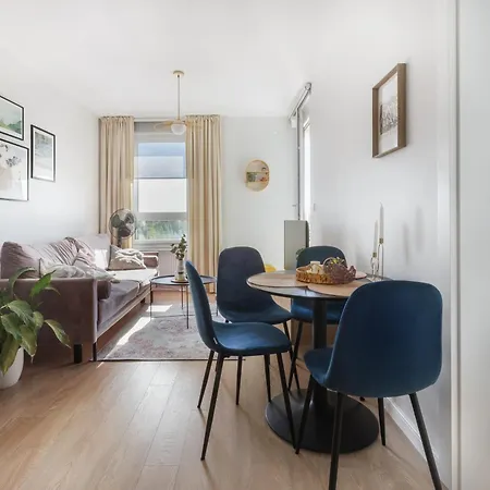 Komfortowy Z Balkonem I Parkingiem *