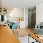 Komfortowy Z Balkonem I Parkingiem Apartment