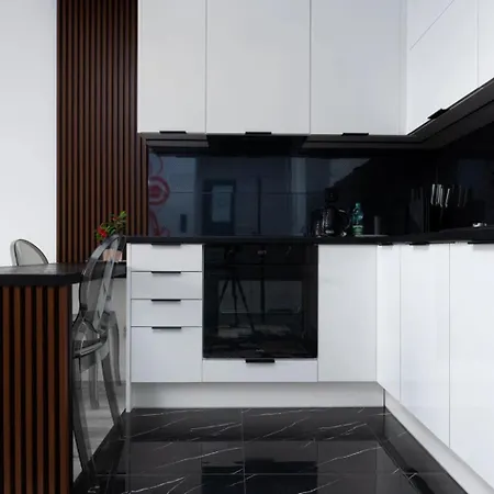 Komfortowy Z Balkonem I Parkingiem Apartment