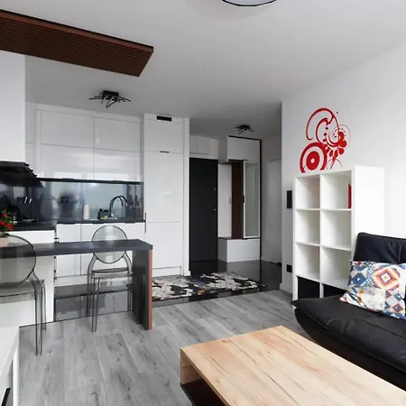 아파트 Komfortowy Z Balkonem I Parkingiem