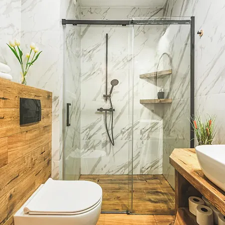 Komfortowy Z Balkonem I Parkingiem 아파트 *