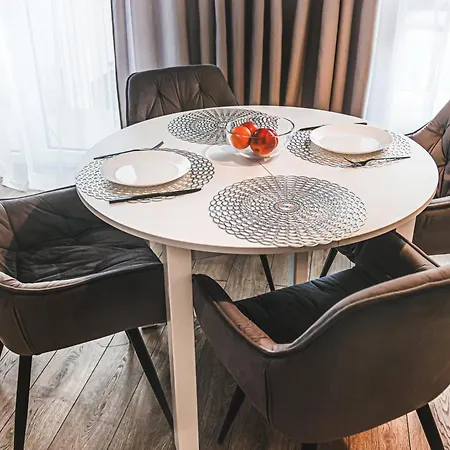 アパート Komfortowy Z Balkonem I Parkingiem *