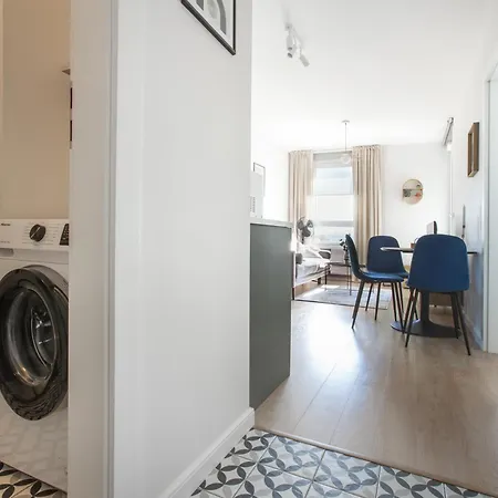 アパート Komfortowy Z Balkonem I Parkingiem *