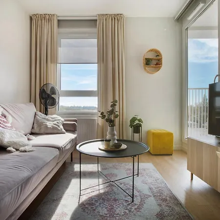 Komfortowy Z Balkonem I Parkingiem 아파트 *