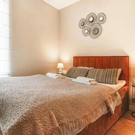 Komfortowy Z Balkonem I Parkingiem 아파트