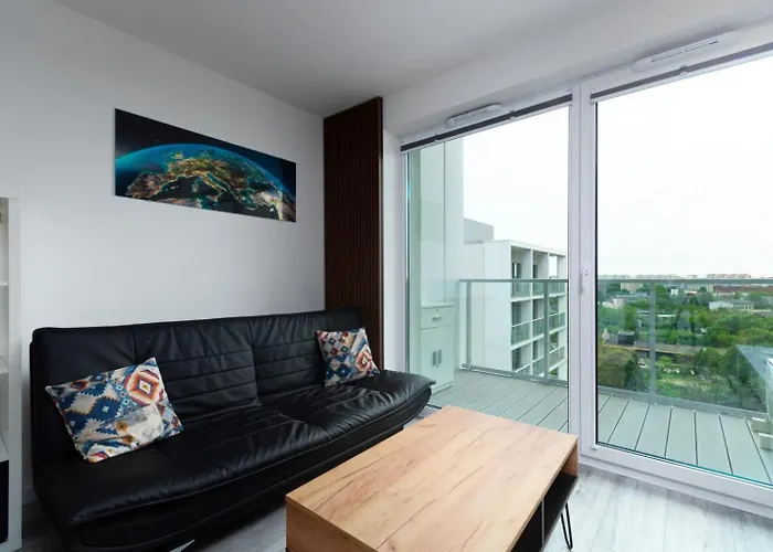 Komfortowy Z Balkonem I Parkingiem