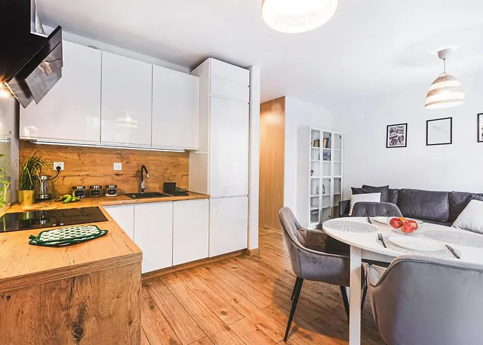 Komfortowy Z Balkonem I Parkingiem *