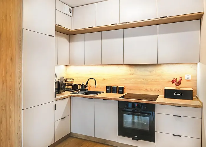 Komfortowy Z Balkonem I Parkingiem *